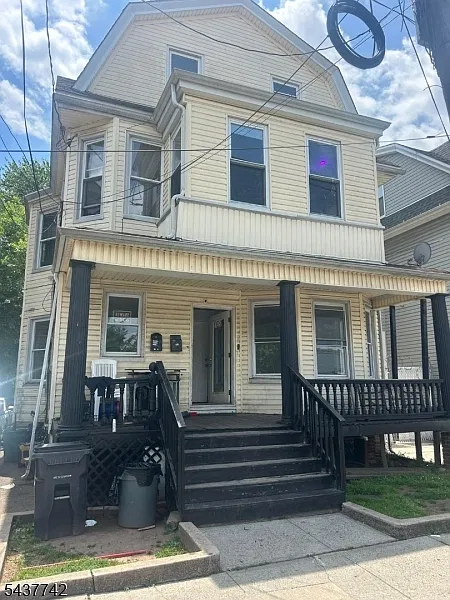 4 bed, 2.0 bath, $2,250 — Photo 1