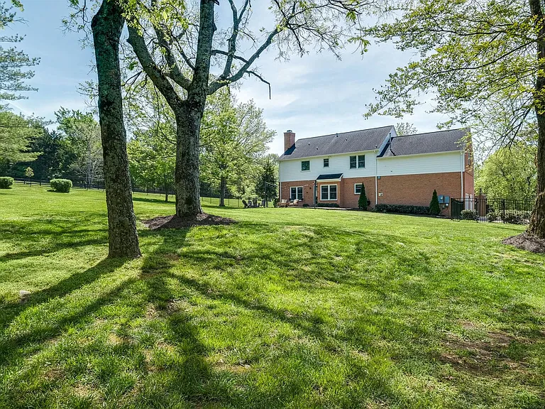 9324 Hidden Oak Dr — Photo 36