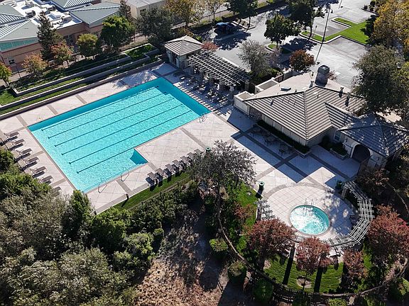 2nd image of 5625 Applegate Way