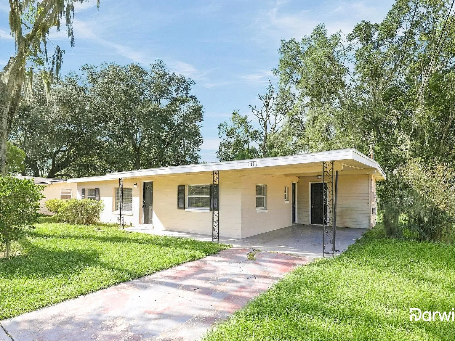 3 bed, 2.0 bath, 1025 sqft, $1,340 — Photo 2