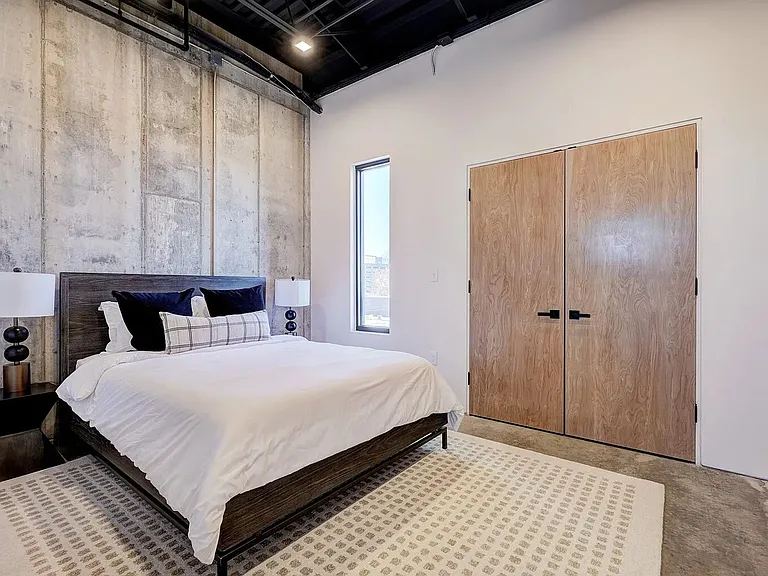 631 W California Ave — Photo 29