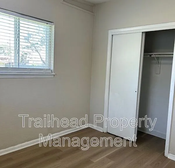 4208 Lloyd St — Photo 6