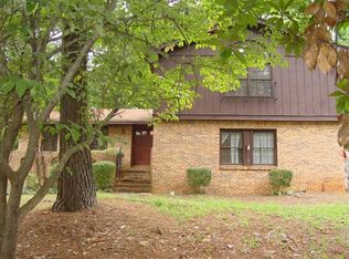 962 Bramwell Ct, Stone Mountain, GA