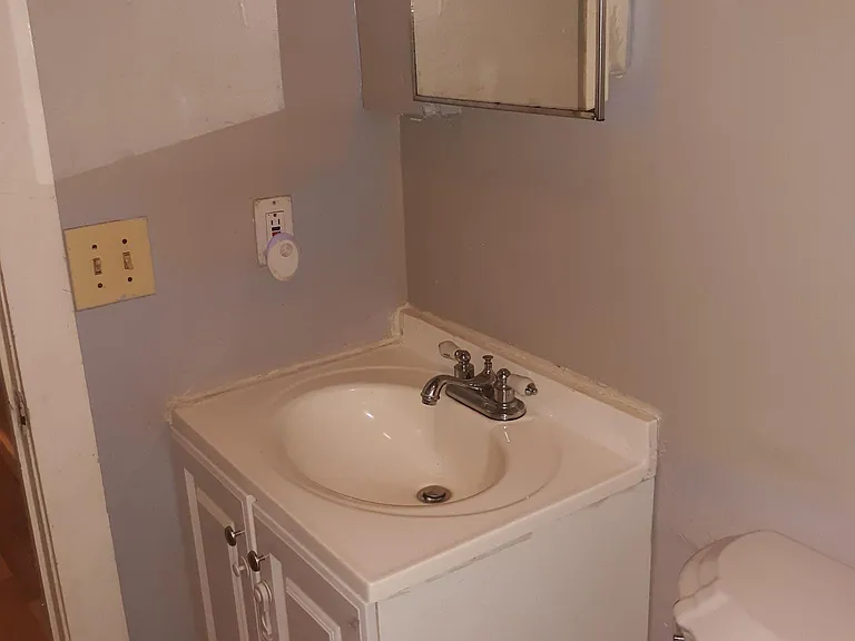 35 Washington St #3 — Photo 4