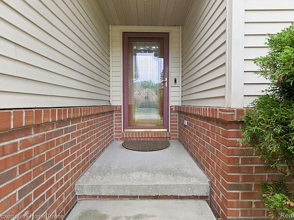 2nd image of 3799 Arlington Ave
