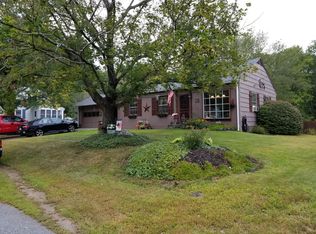 28 Roy St, Northbridge, MA 01534