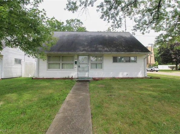 213 Oak Knoll St, Niles, OH 44446