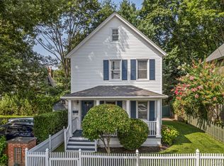 9 Underhill Ave, Locust Valley, NY 11560