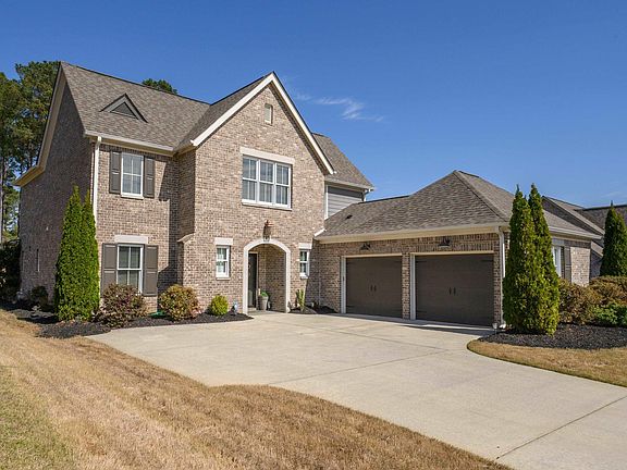 3rd image of 417 Glen Iris Cir