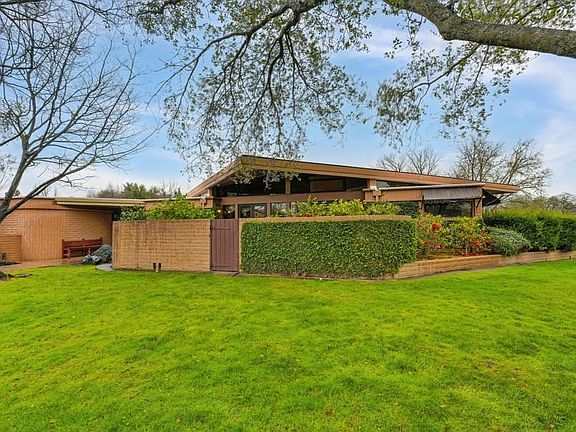 5th image of 15068 Lago Dr