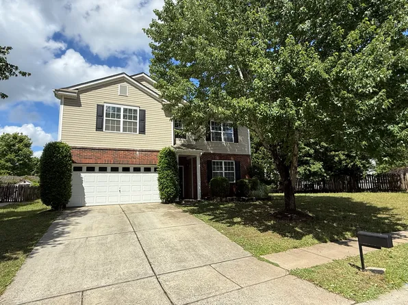 2223 Savannah Hills Dr, Matthews, NC 28105