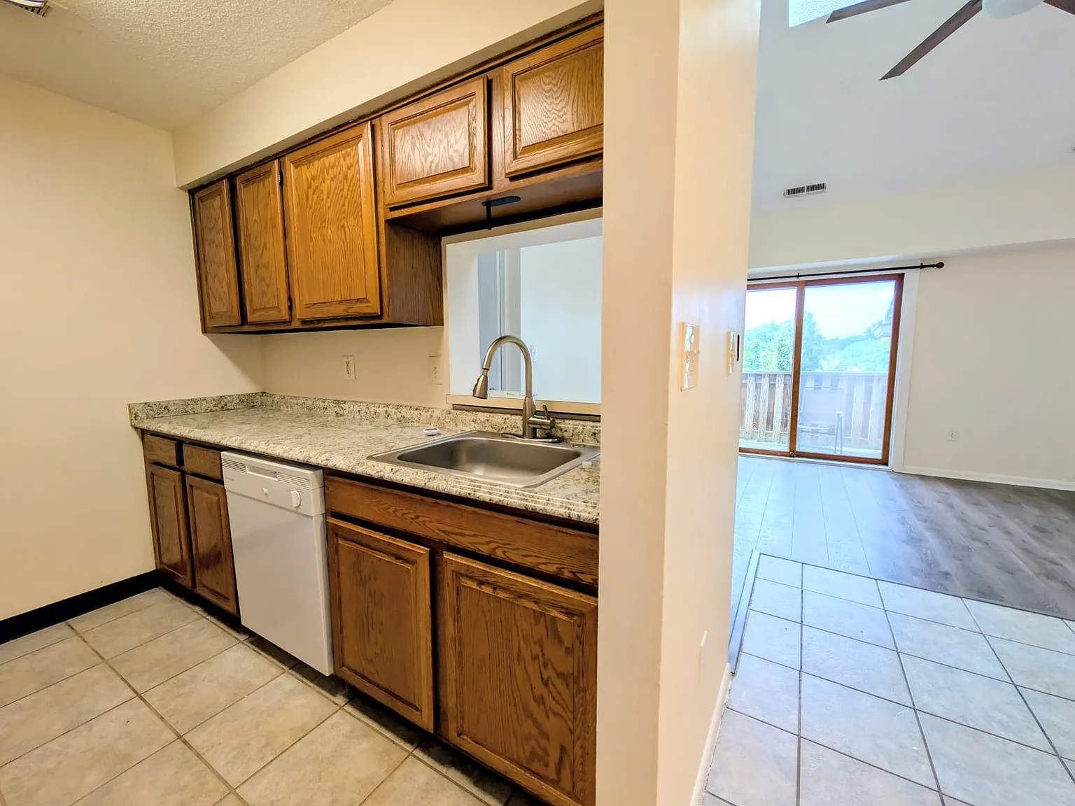 2313 Ravens Crest Dr — Photo 4