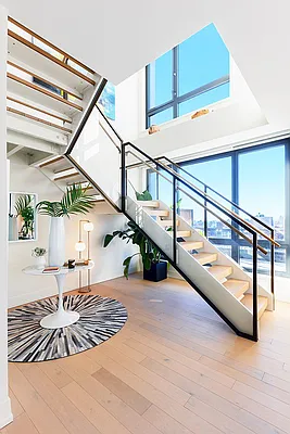 Sold by Nest Seekers International | media 8