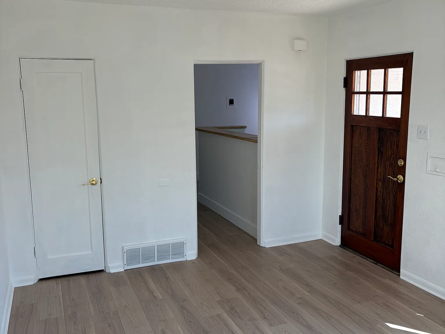 2 bed, 700 sqft, $1,800 — Photo 4