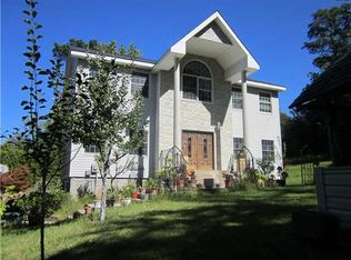 87 Hess Rd, Valley Cottage, NY 10989