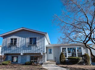 625 Chatham Ave, Addison, IL 60101