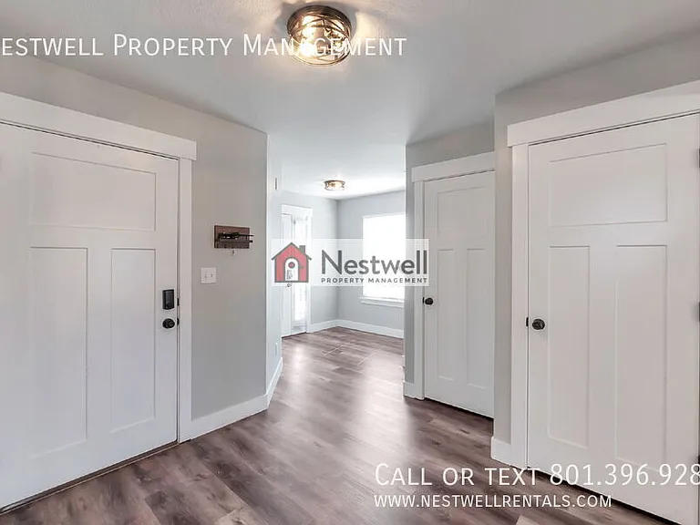 35 E Water Ln — Photo 11