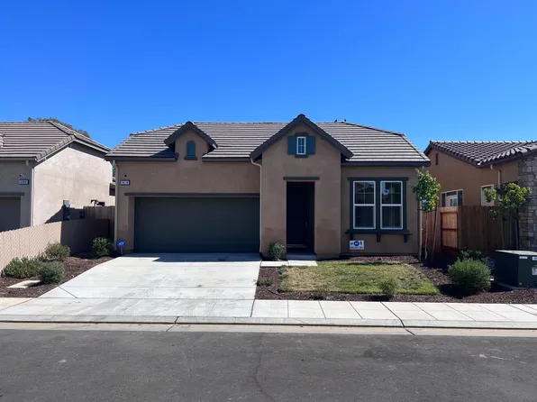 3878 Portals Ave, Clovis, CA 93619