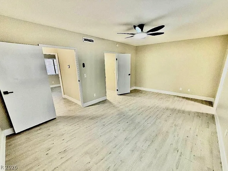 2631 Aracatuba Ave — Photo 18