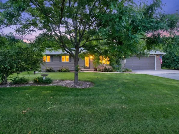 6702 N Abey Ct, Evansville, WI 53536