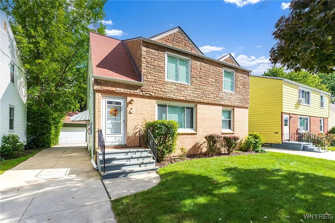 48 Layton Ave photo 1