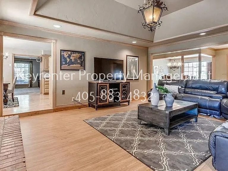 1408 Fox View Ct — Photo 12