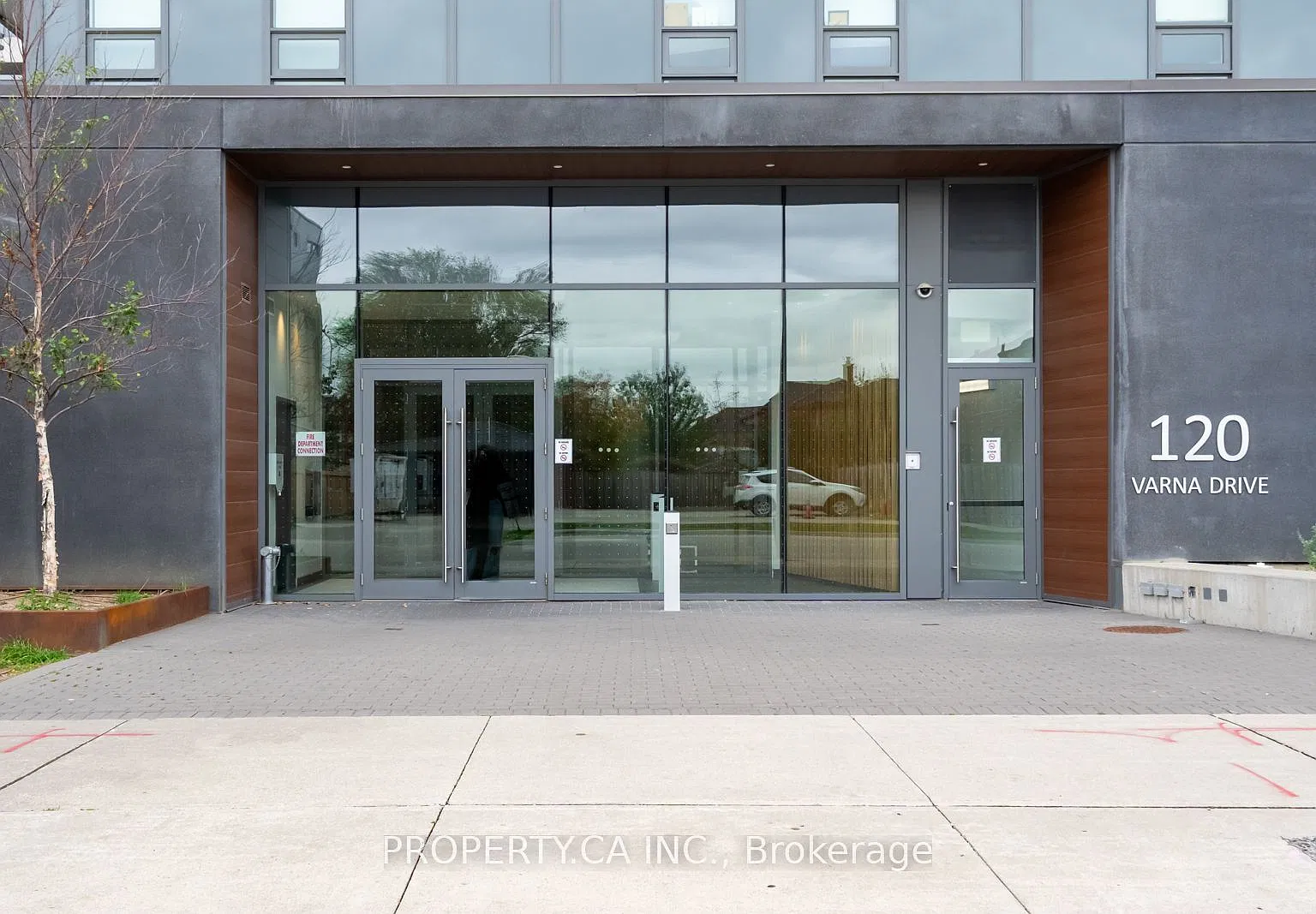 Yorkdale Condominiums II — Photo 3