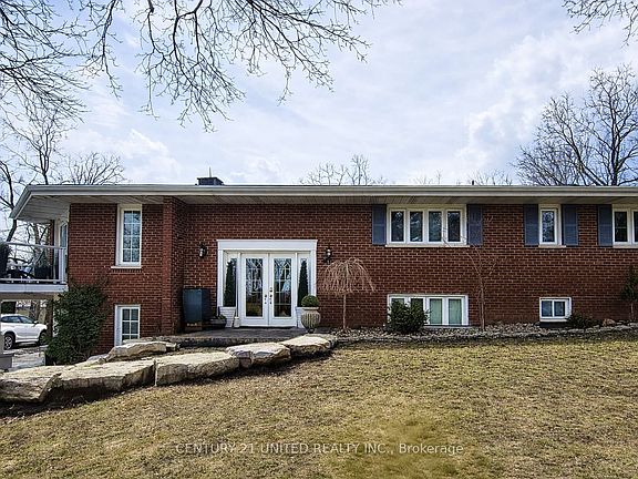 2nd image of 105 Ridgewood Rd