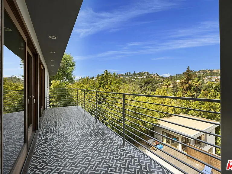 2035 De Mille Dr — Photo 23