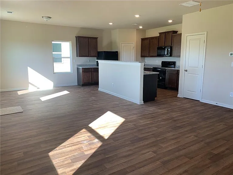 929 Independence Ave — Photo 11
