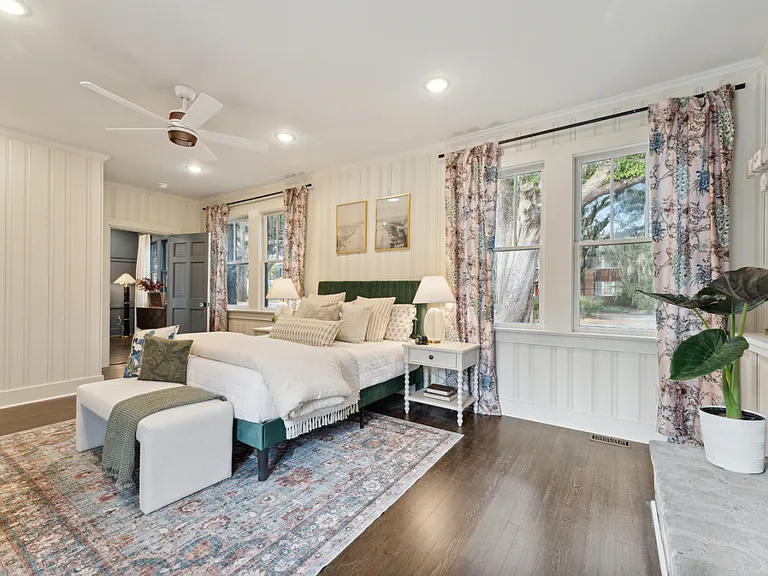301 Washington Ave — Photo 12