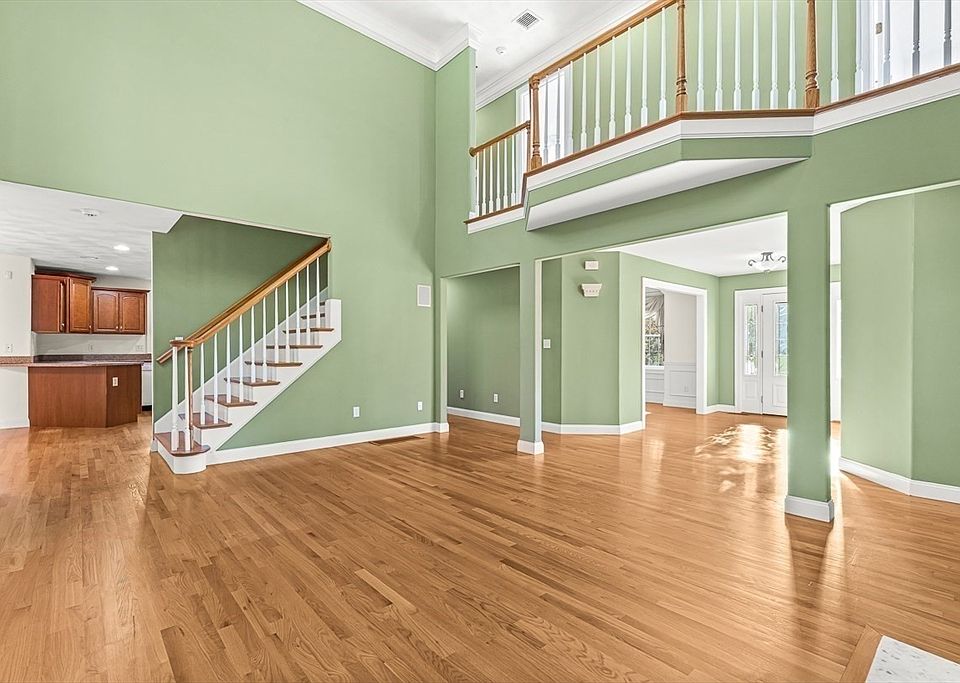 1st image of 109 Meadow Creek Dr