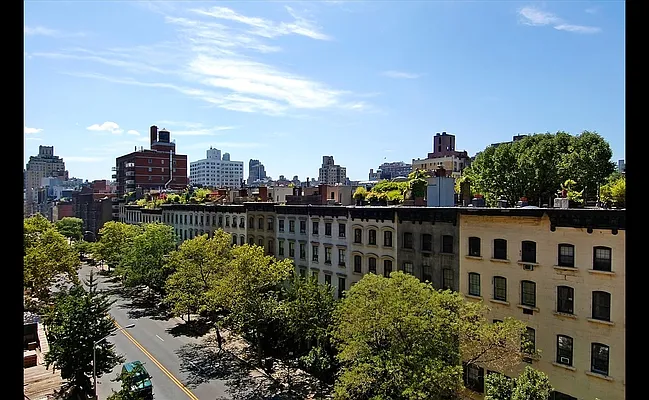 Sold by Douglas Elliman | media 15