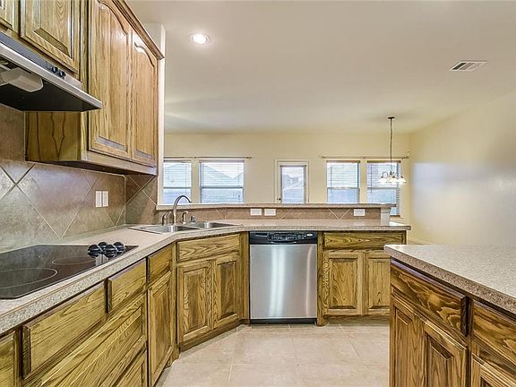 5th image of 2110 Bentley Dr