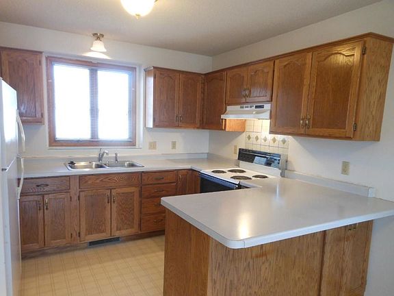 4th image of 1403 33rd Ave N APT 2