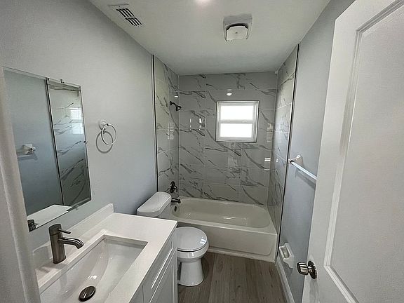 4th image of 801 Avenue M SW #801