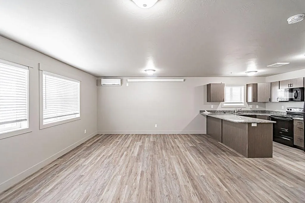 3 bed, 1178 sqft, $1,295 — Photo 3