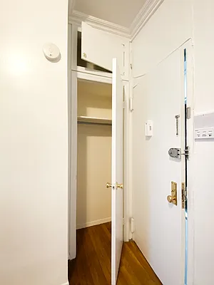 Rented by City Connections Realty | media 28