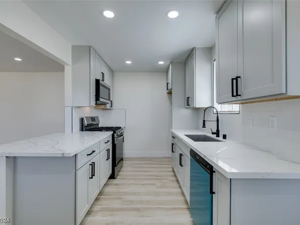 5129 Mountain View Dr, Las Vegas, NV 89146