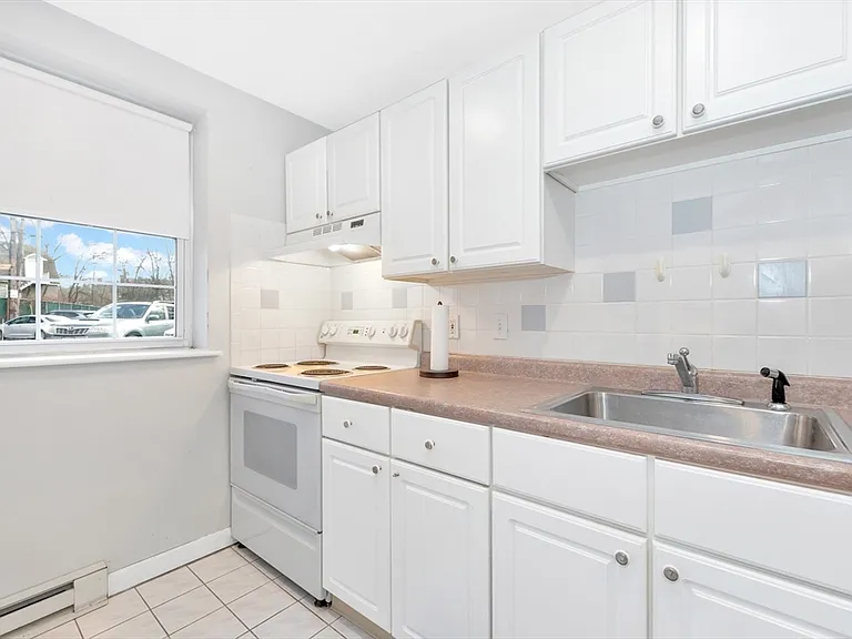 7 Colonial Village Dr #2 — Photo 12