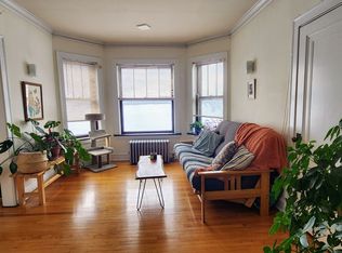 1919 W Berteau Ave APT 3B, Chicago, IL 60613