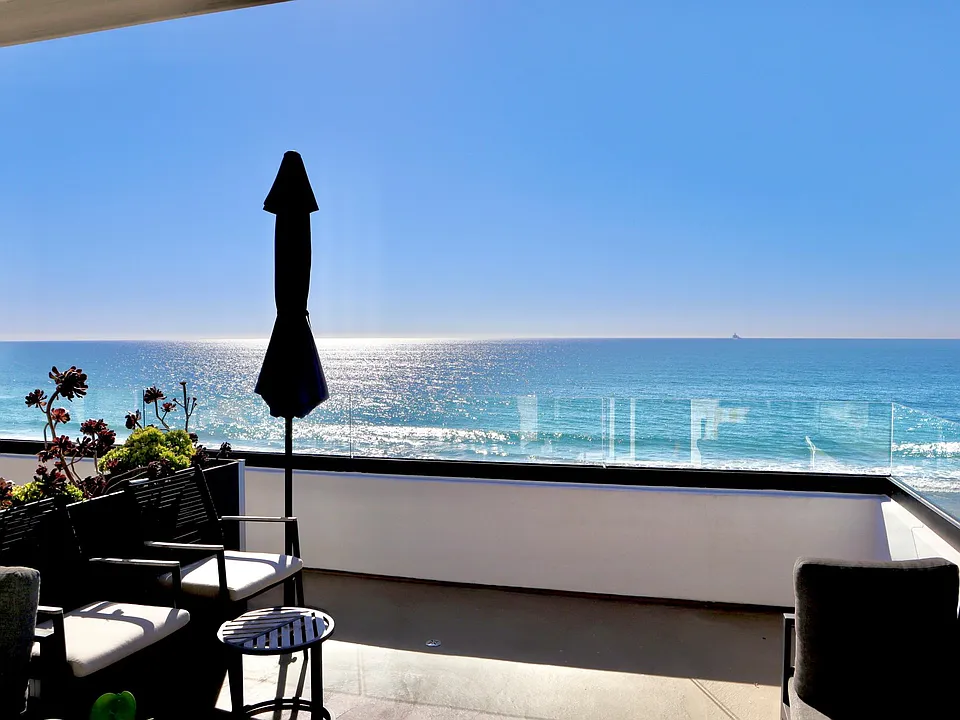 2895 Ocean St #1 PENTHOUSE