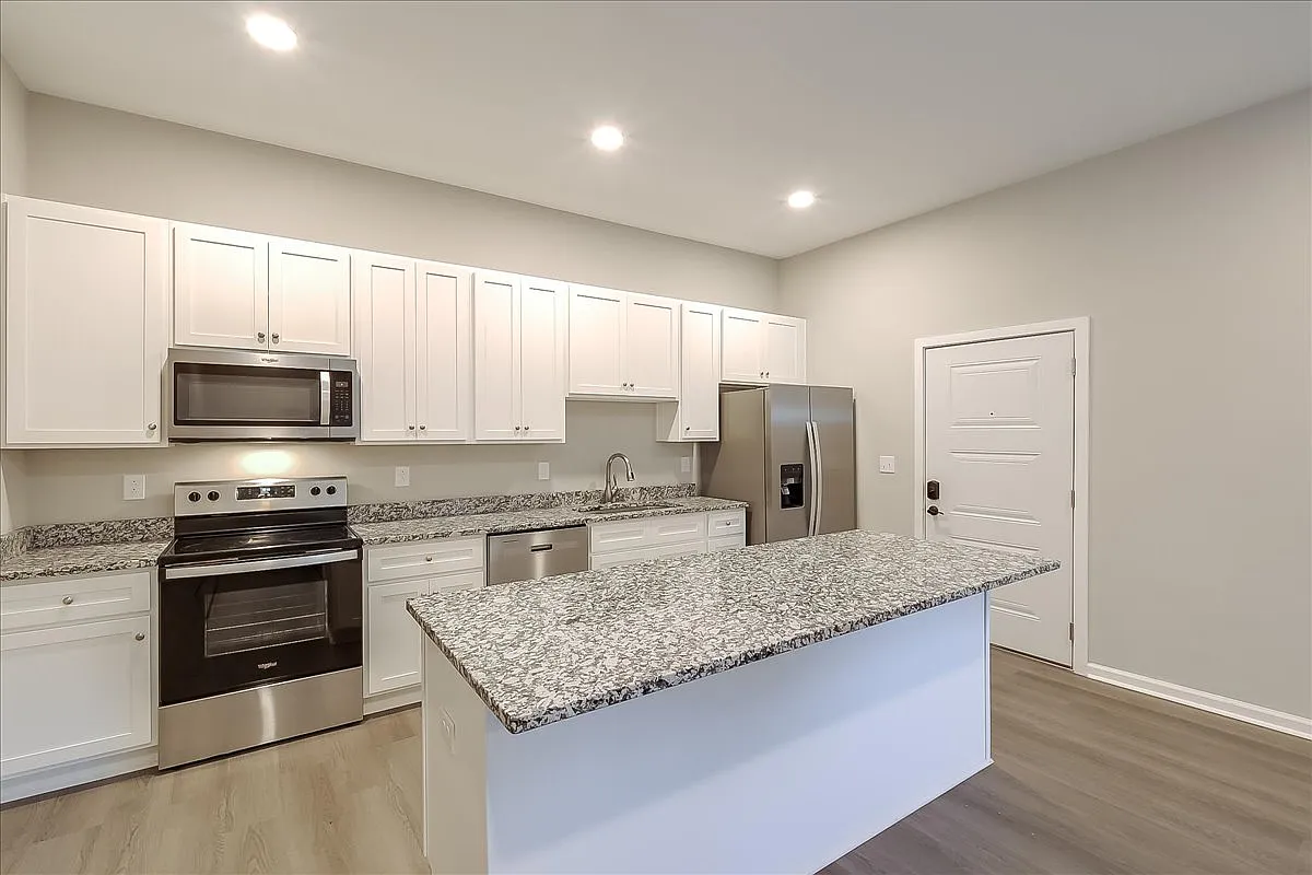 1 bed, 845 sqft, $1,325 — Photo 1