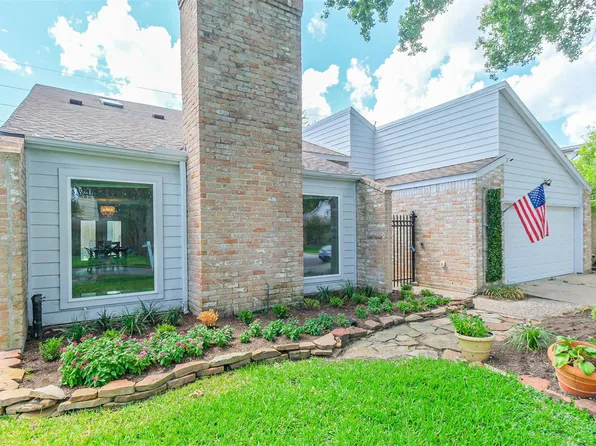 13919 Swiss Hill Dr, Houston, TX 77077