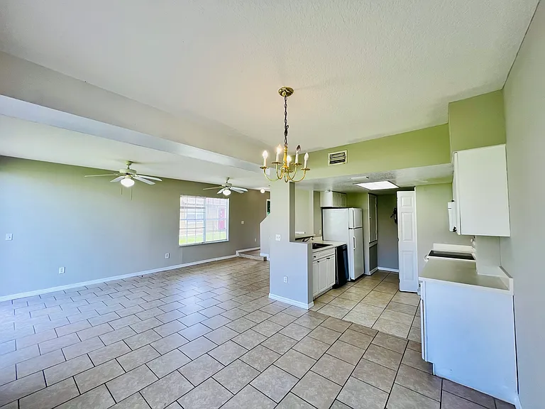 337 Coconut Palm Way #A — Photo 8