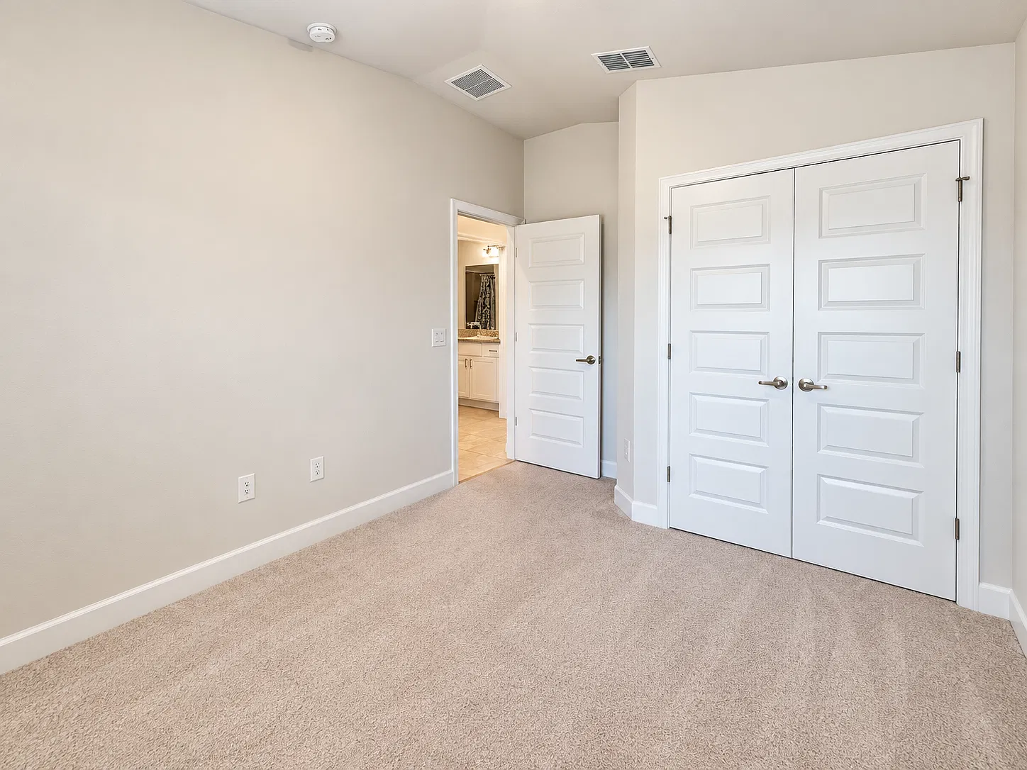 3 bed, 1515 sqft, $2,050 — Photo 4
