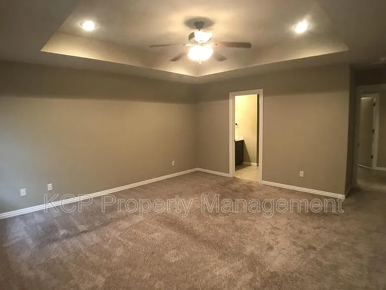 6105 Red Cedar Cir — Photo 9