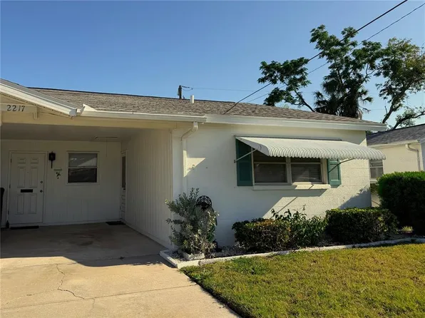 2217 Hopkins Dr W, Bradenton, FL 34207