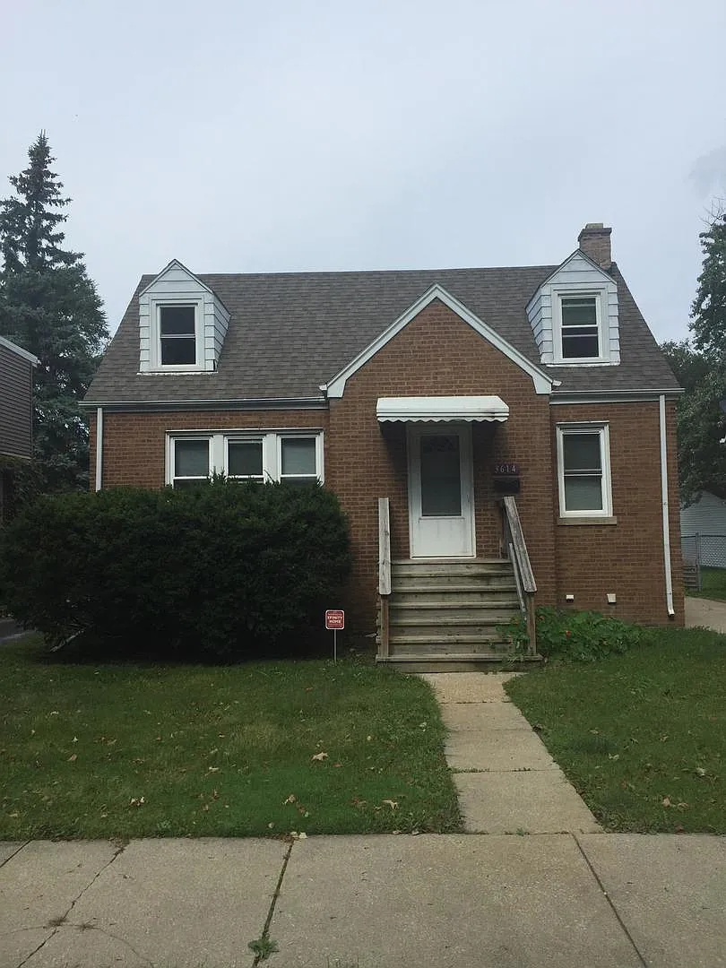 3614 176th Pl photo 1
