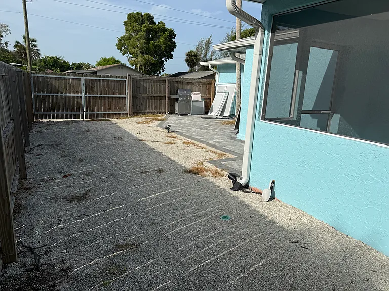 2529 Linwood Ave #1 — Photo 18